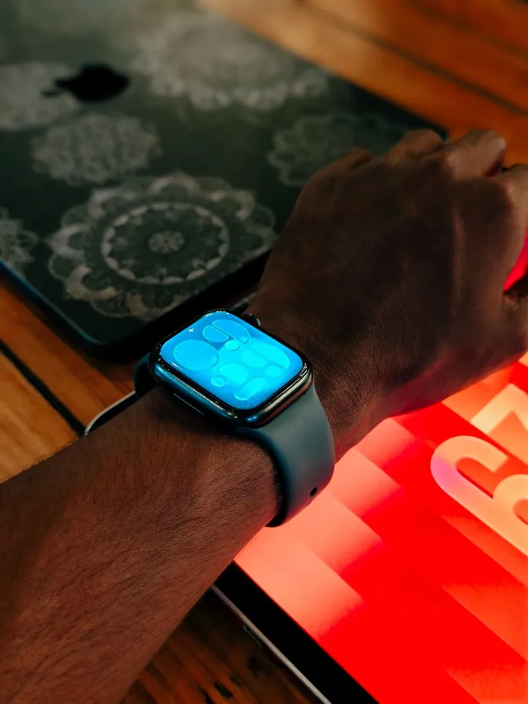 Apple Watch and laptop workflow